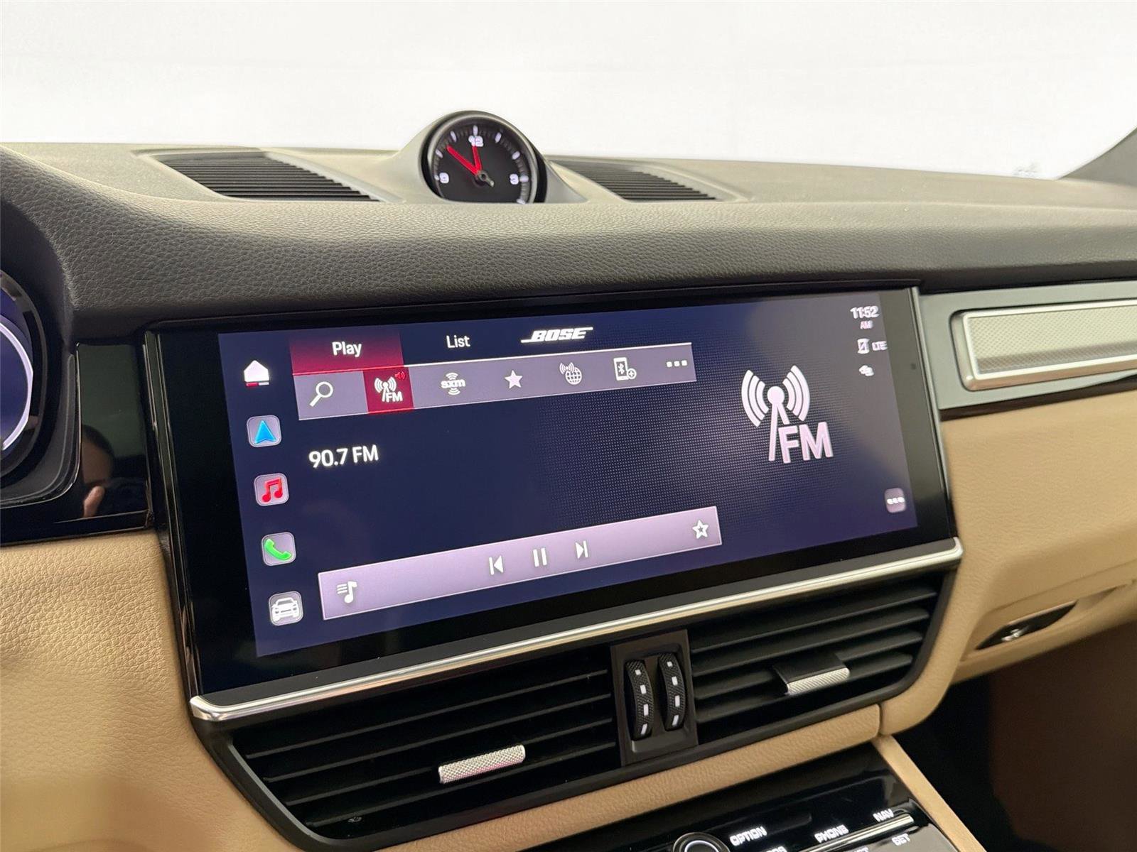 Certified 2022 Porsche Cayenne Platinum Edition AWD/4WD image 21