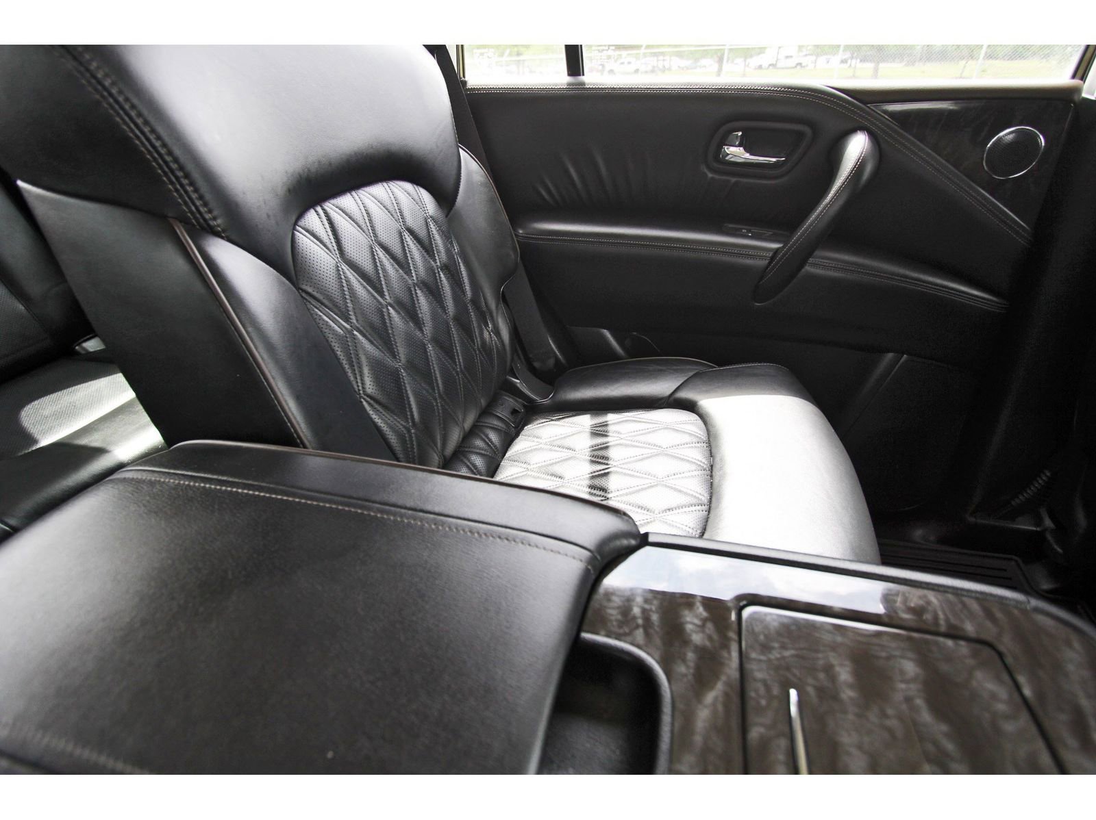 Used 2022 Nissan Armada Platinum w/ Captain's Chairs Package RWD image 15
