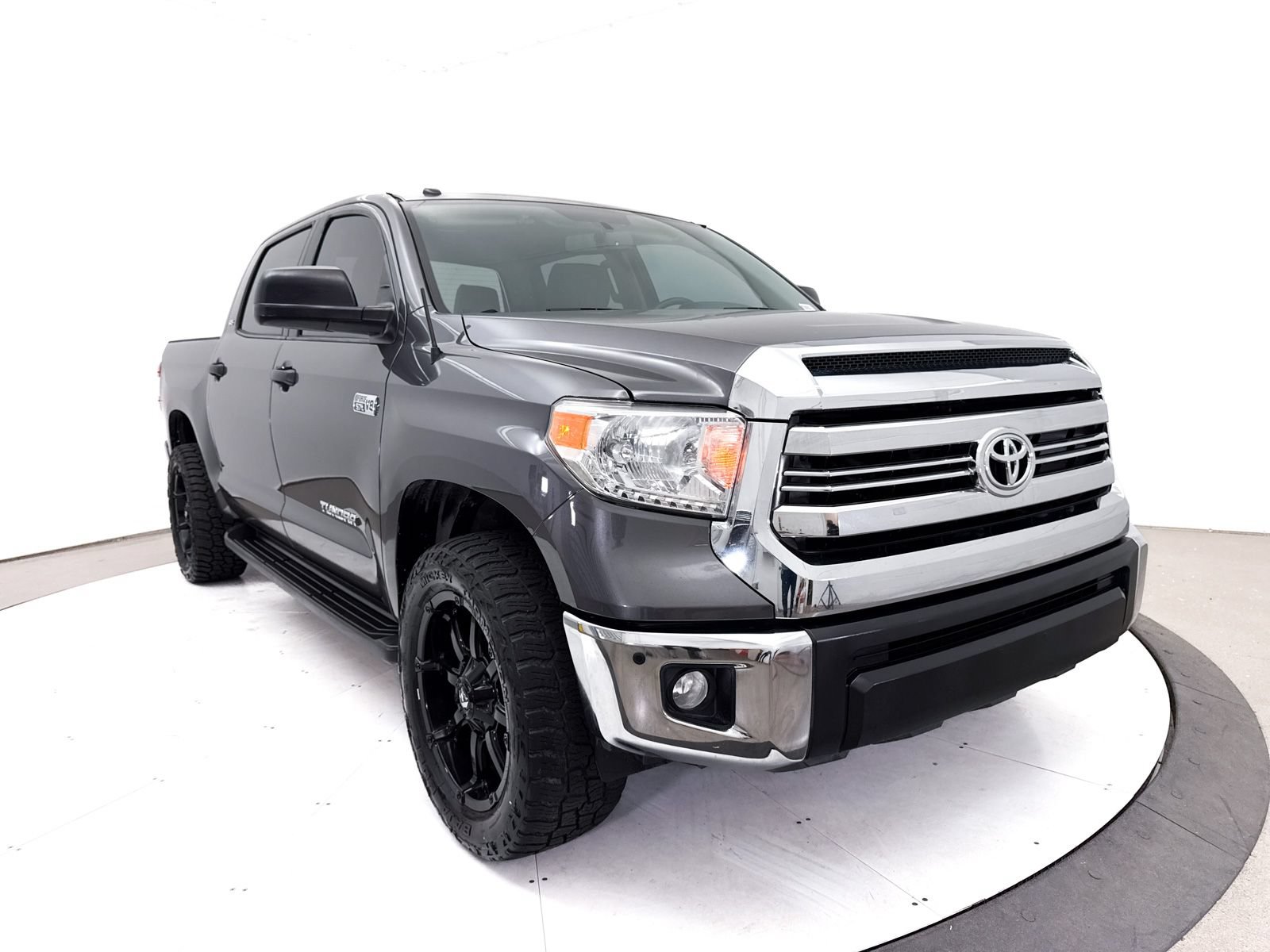 Used 2017 Toyota Tundra SR5 w/ SR5 Upgrade Package RWD image 10