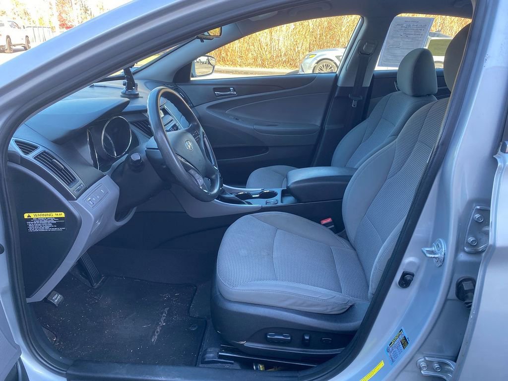 Used 2013 Hyundai Sonata GLS w/ Popular Equipment Pkg FWD image 12