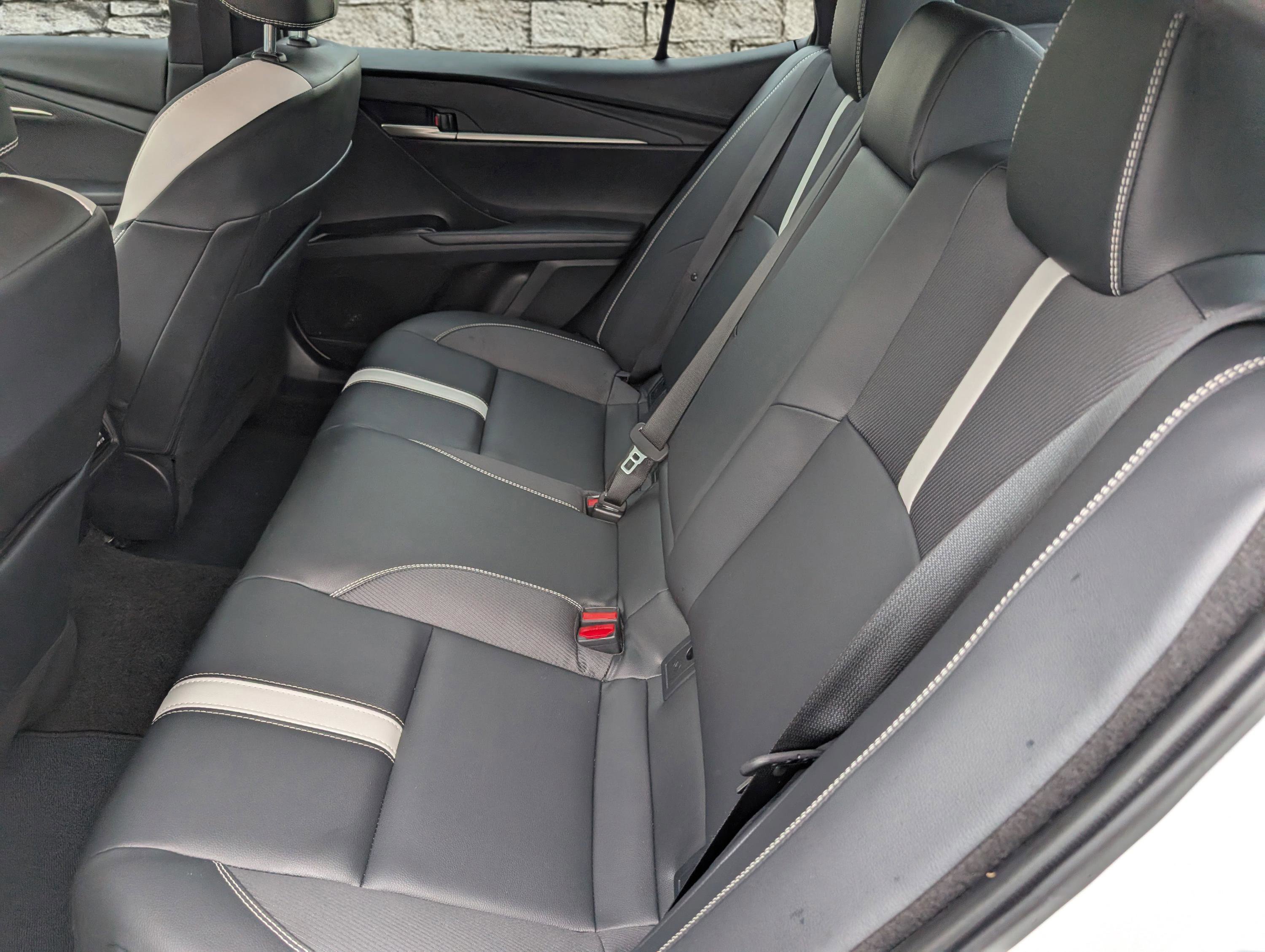 Used 2025 Toyota Camry SE image 15