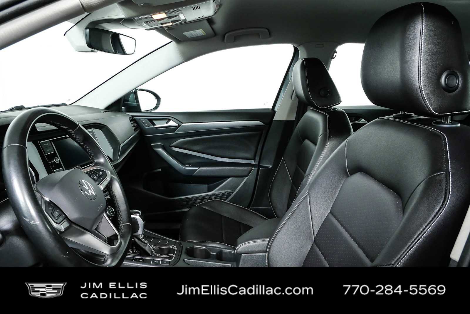Used 2024 Volkswagen Jetta SE FWD image 5