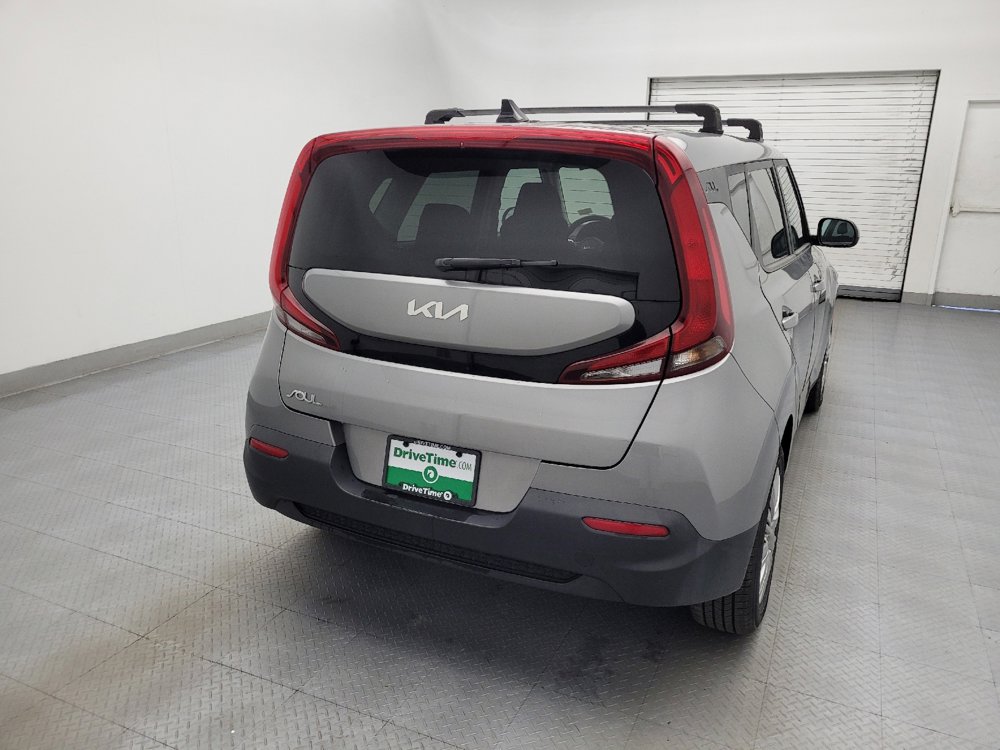 Used 2022 Kia Soul LX image 7