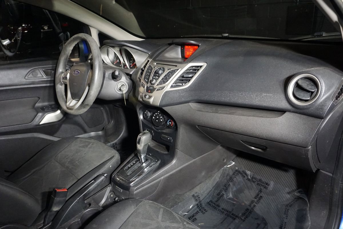 Used 2011 Ford Fiesta SE w/ 201A Rapid Spec Order Code FWD image 16