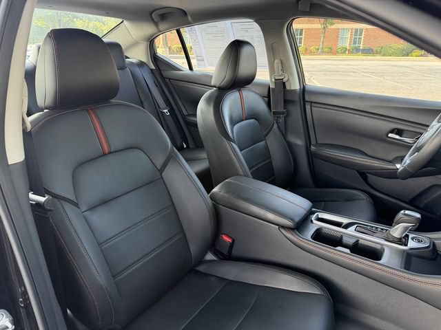 Used 2025 Nissan Sentra SR w/ SR Premium Package FWD image 32