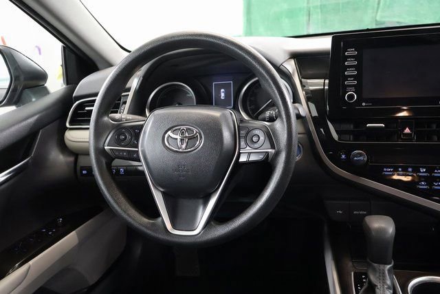 Used 2022 Toyota Camry LE image 17