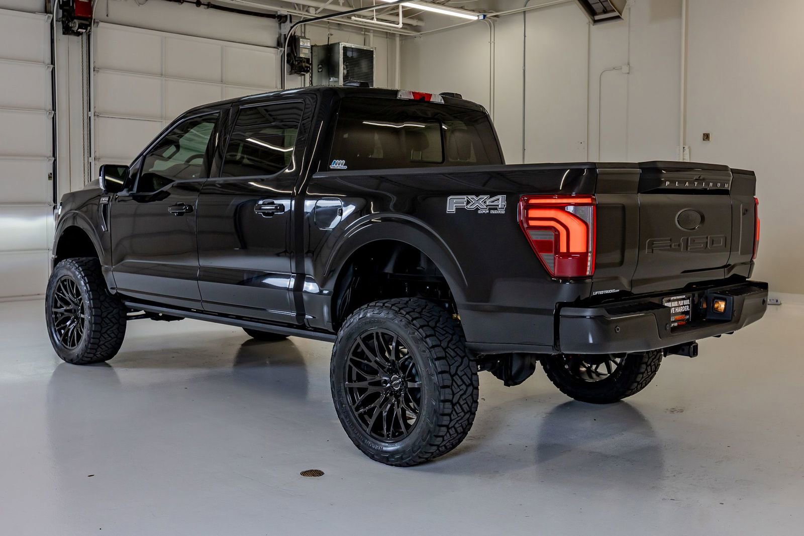 Used 2025 Ford F150 Platinum w/ FX4 Off-Road Package AWD/4WD image 7