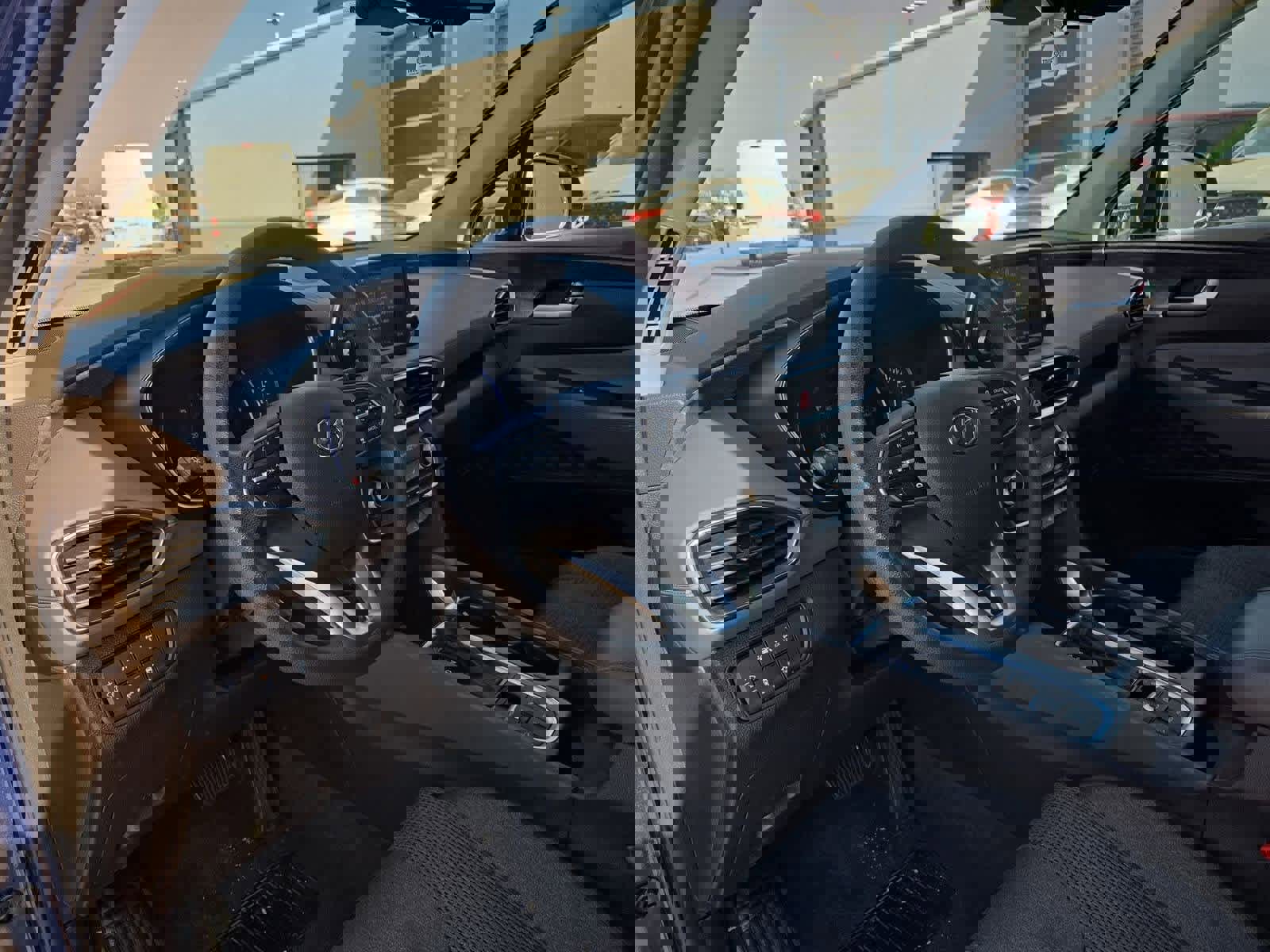 Used 2020 Hyundai Santa Fe SEL image 2