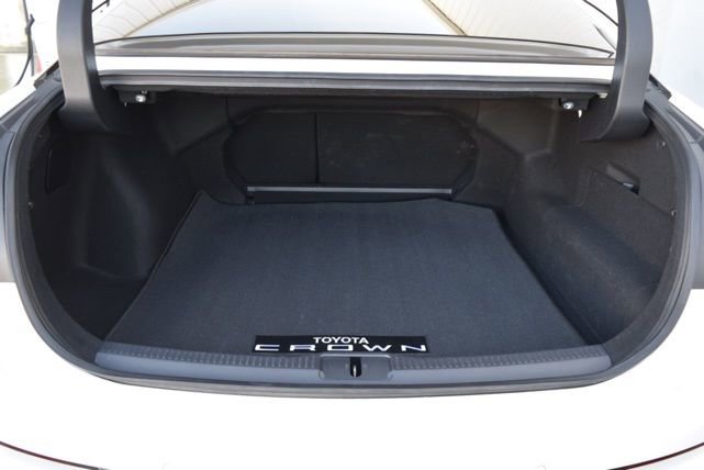 Used 2023 Toyota Crown Limited image 29