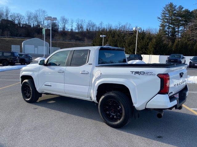Used 2024 Toyota Tacoma SR5 AWD/4WD image 3