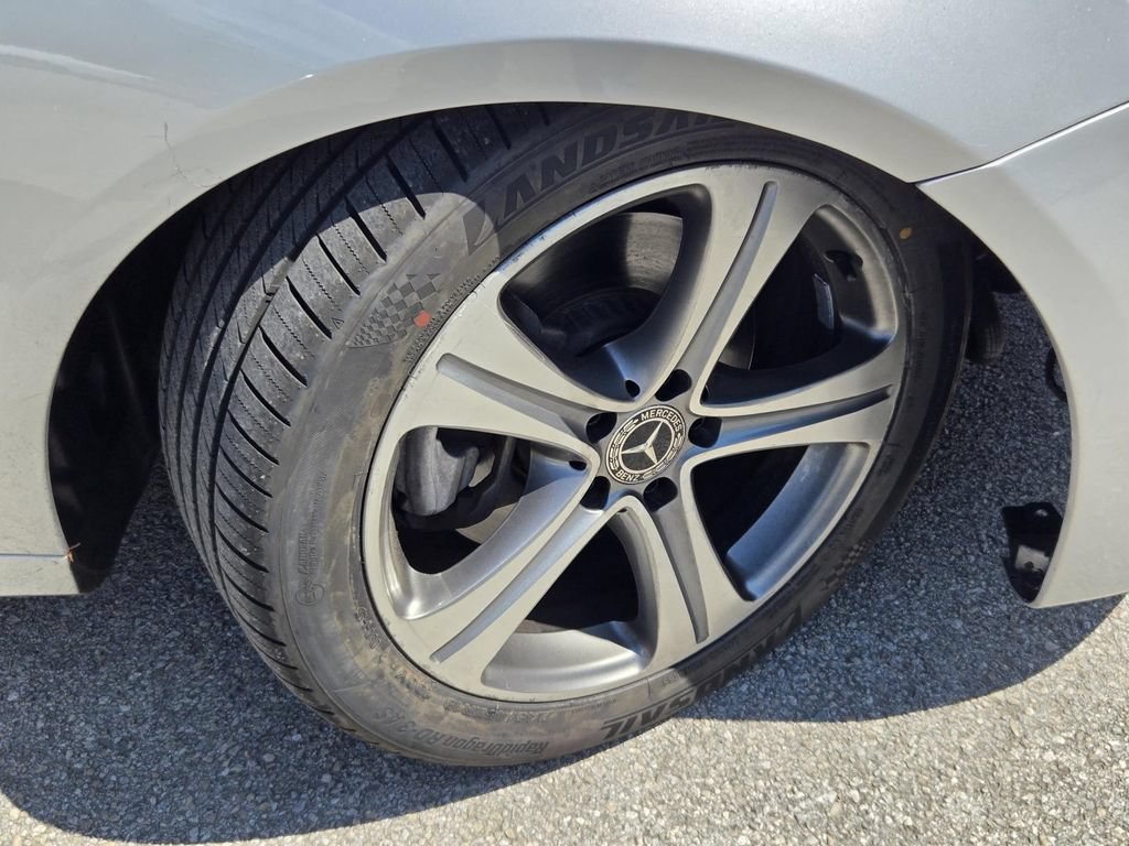 Used 2018 Mercedes-Benz E 300 image 6