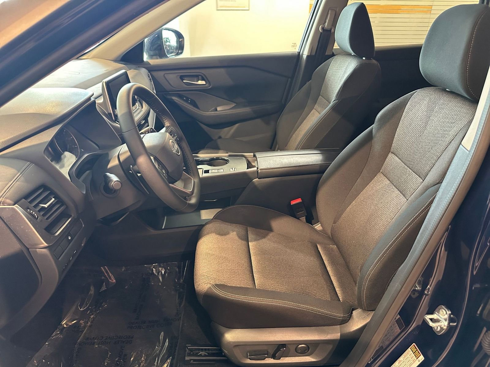 Used 2025 Nissan Rogue SV image 27