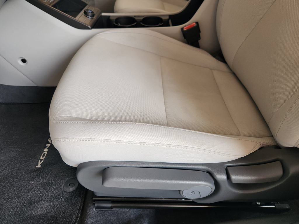 Used 2024 Hyundai Kona SE FWD image 24