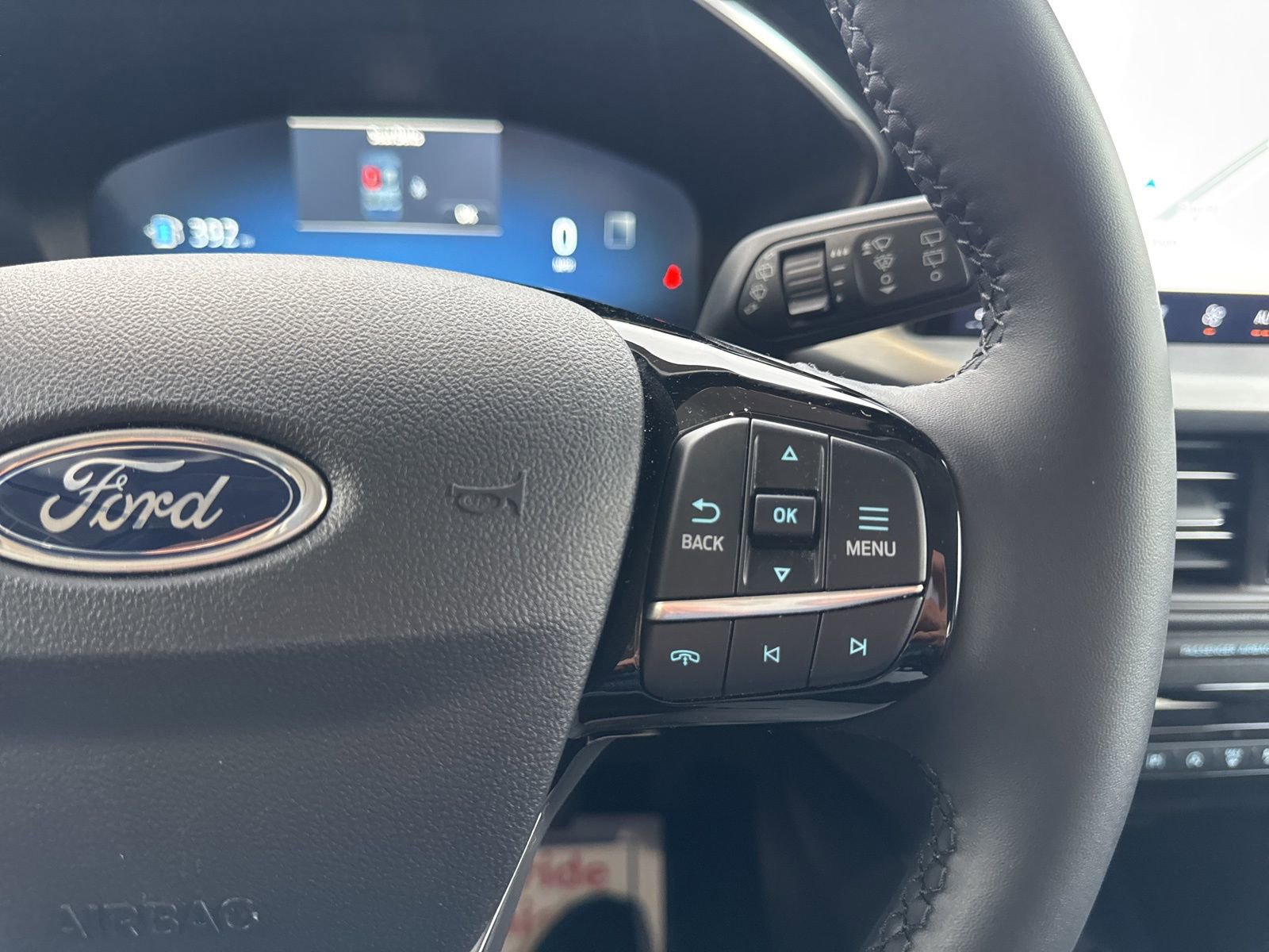 Certified 2023 Ford Escape Platinum AWD/4WD image 29