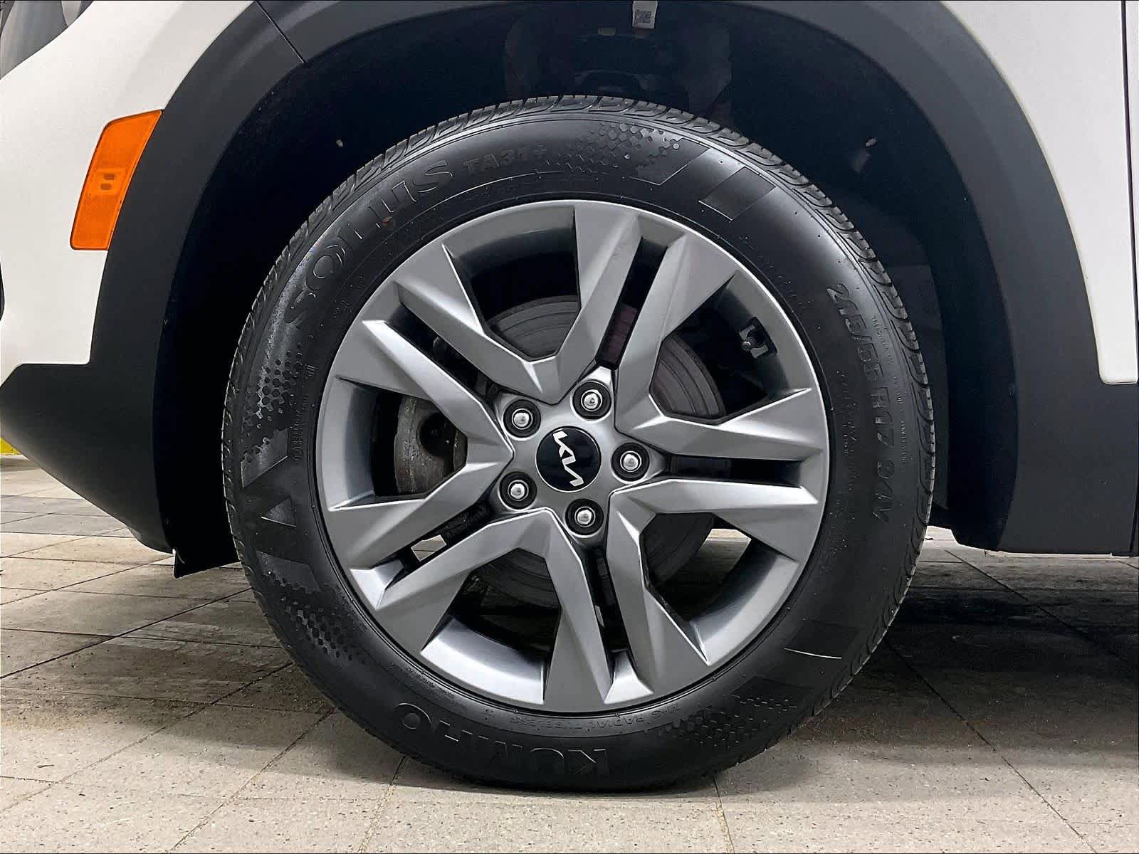 Used 2023 Kia Seltos S w/ Navigation Package AWD/4WD image 7