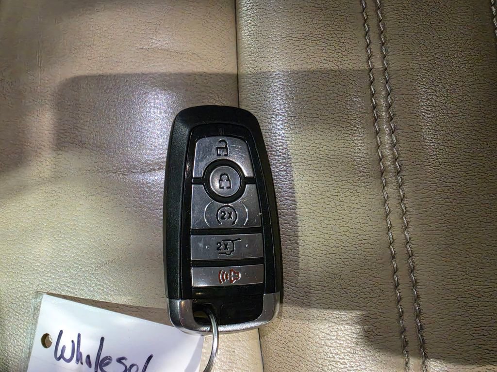 Used 2017 Ford Edge SEL w/ Equipment Group 201A FWD image 11