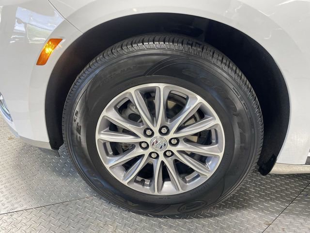 Used 2023 Buick Enclave Essence AWD/4WD image 10