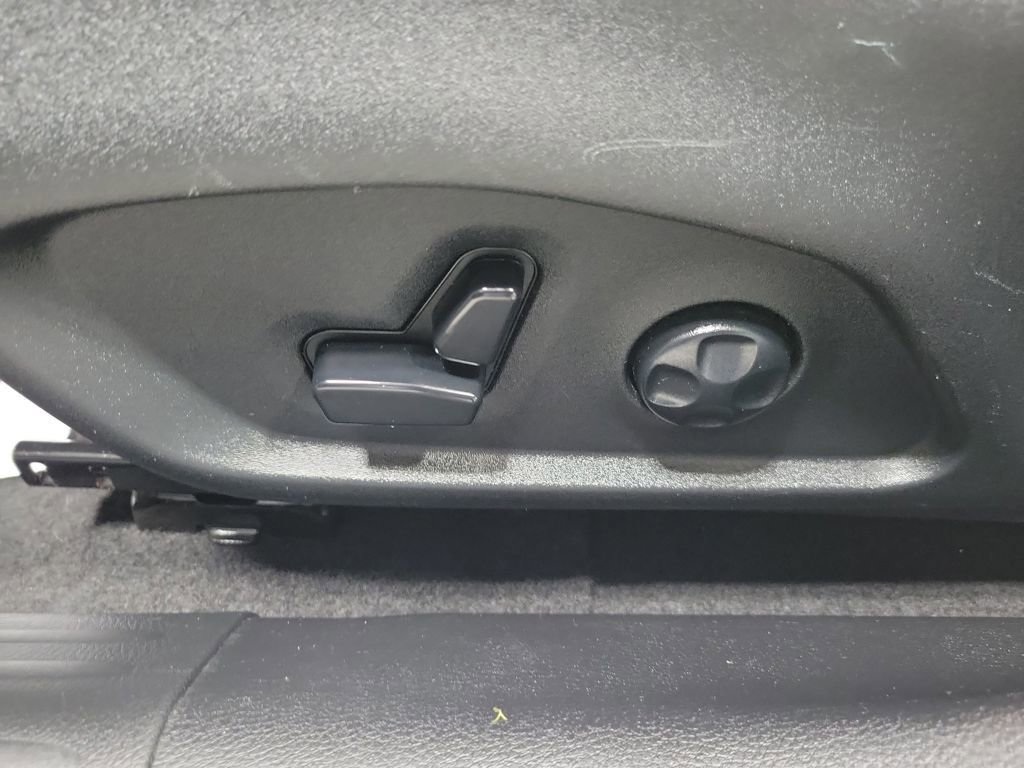 Used 2020 Jeep Compass Limited image 40