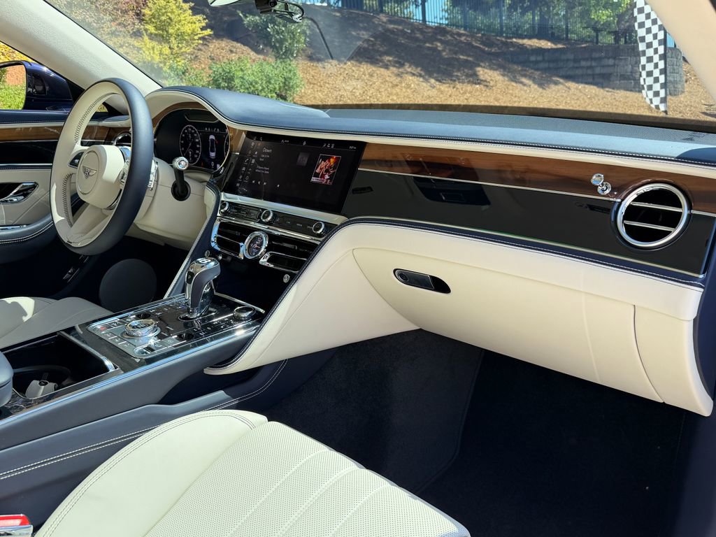 Certified 2024 Bentley Flying Spur W12 AWD/4WD image 2