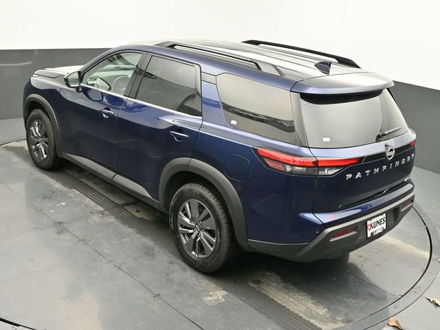 Used 2025 Nissan Pathfinder SV image 40