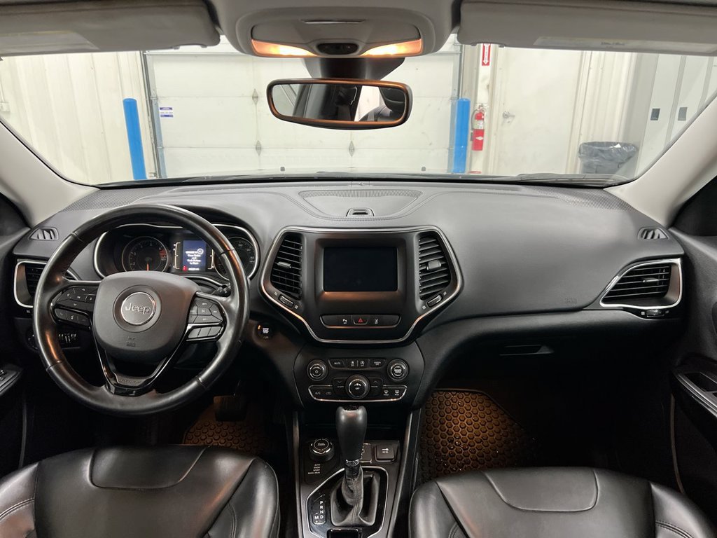 Used 2021 Jeep Cherokee Latitude Plus AWD/4WD image 10