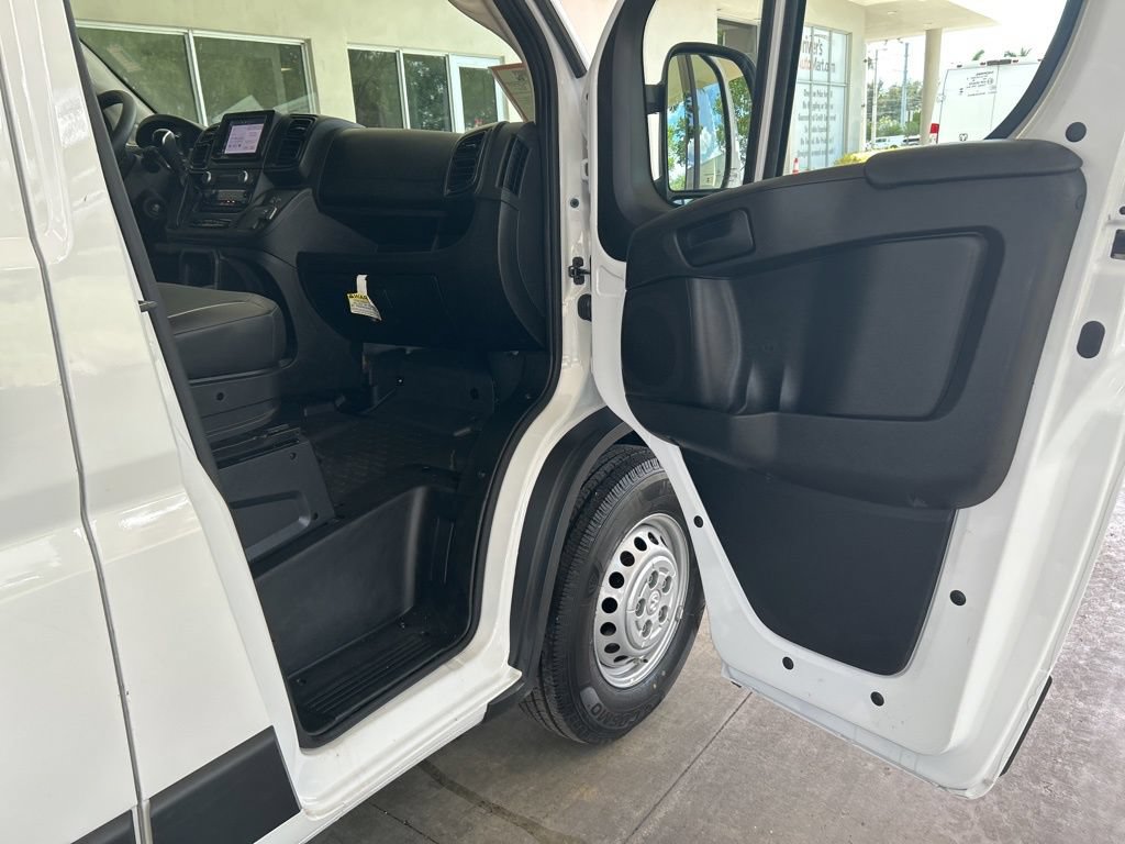 Used 2025 RAM ProMaster 2500 w/ Convenience Group FWD image 26