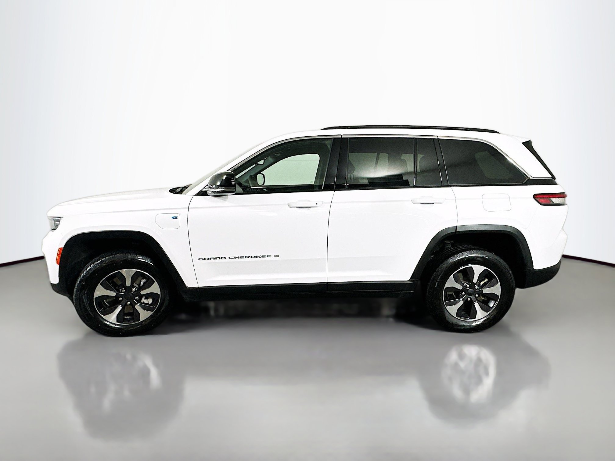Used 2024 Jeep Grand Cherokee Limited 4xe AWD/4WD image 6