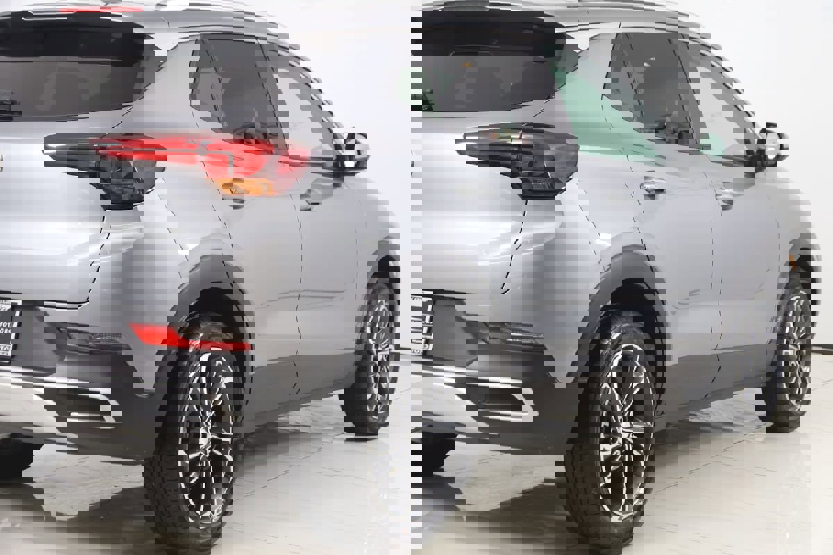 Used 2023 Buick Encore GX Select w/ Safety Package II image 43