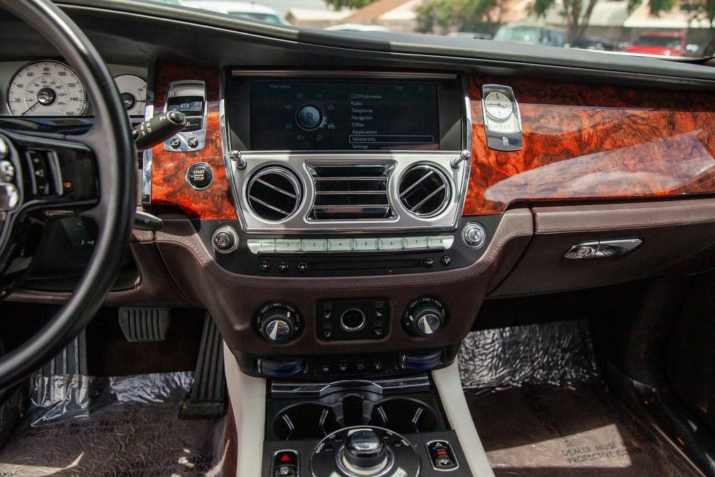 Used 2013 Rolls-Royce Ghost image 23