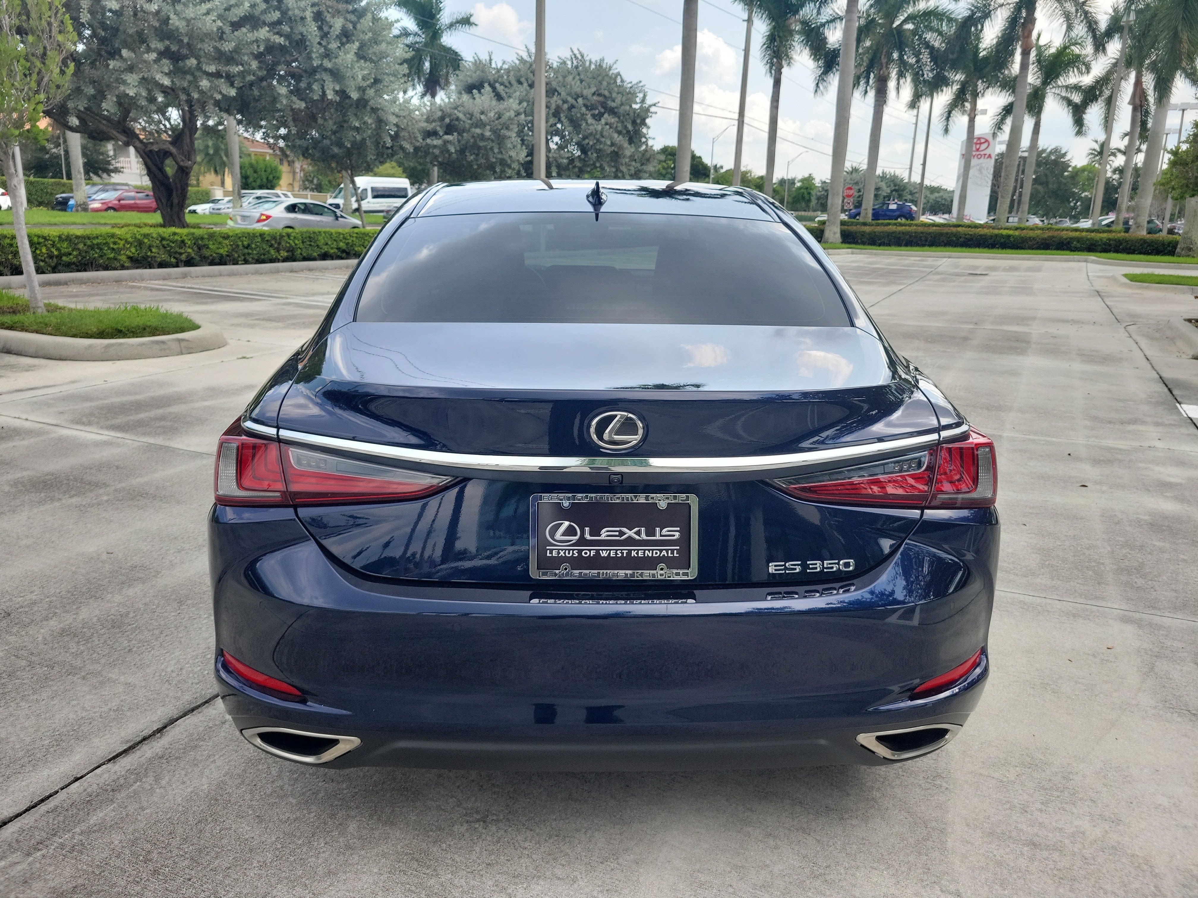 Used 2024 Lexus ES 350 w/ Premium Package FWD image 7