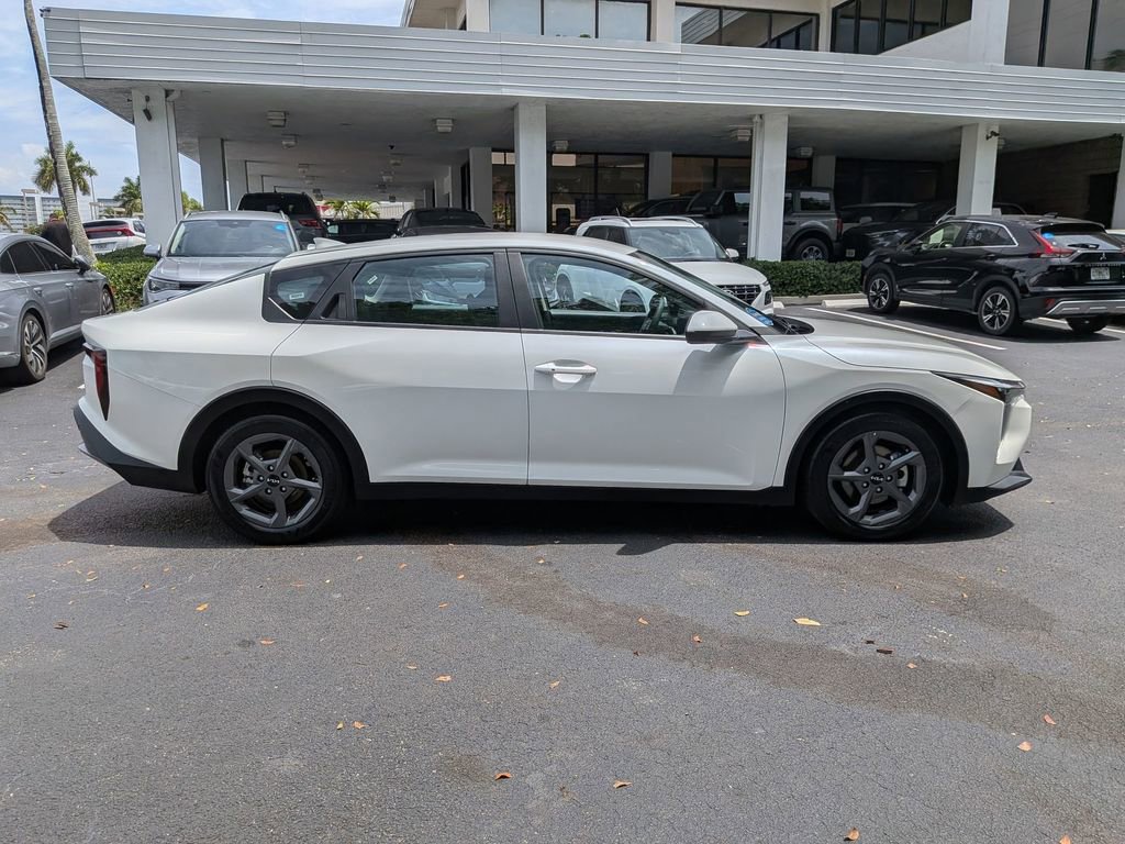 Used 2025 Kia K4 FWD image 5