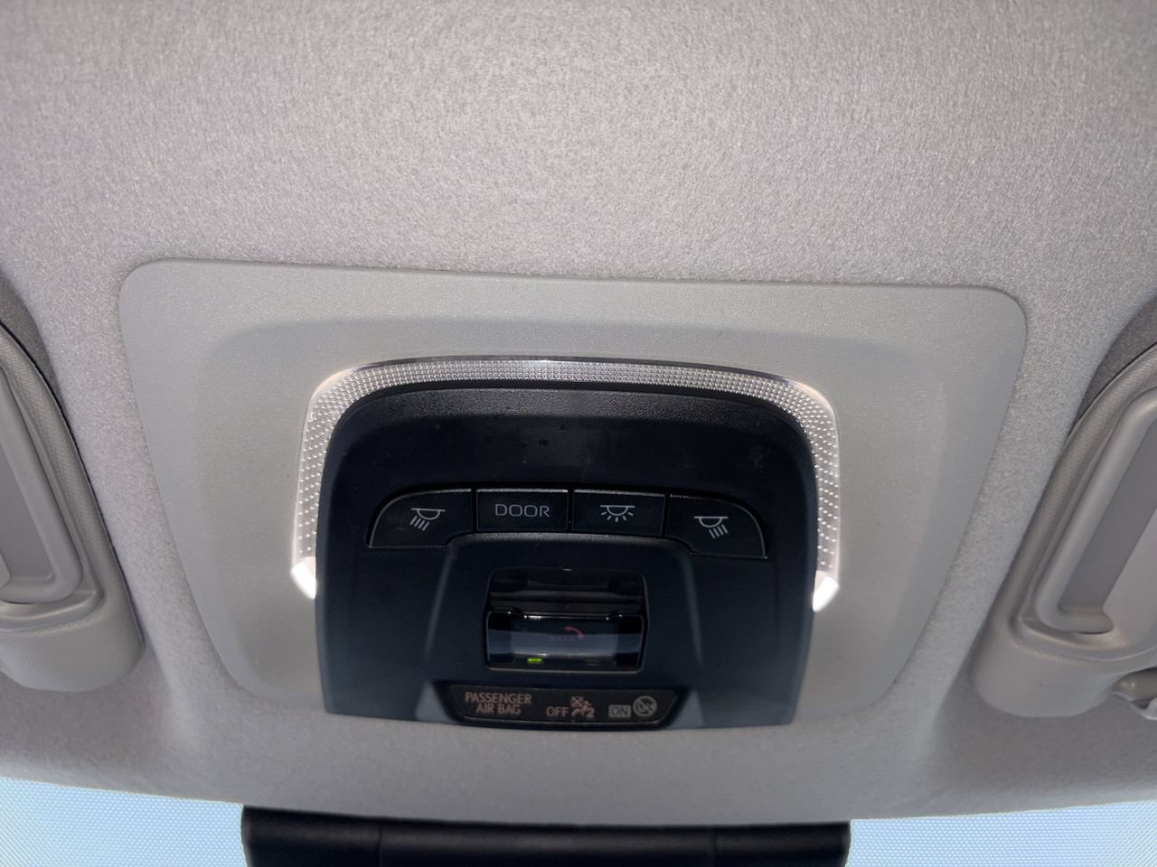 Used 2024 Toyota Corolla Cross LE AWD/4WD image 16