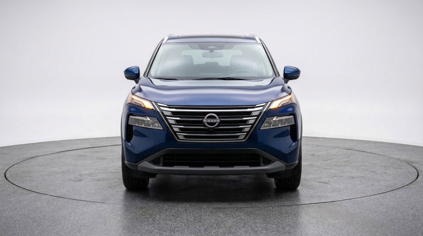 Used 2025 Nissan Rogue SV image 2