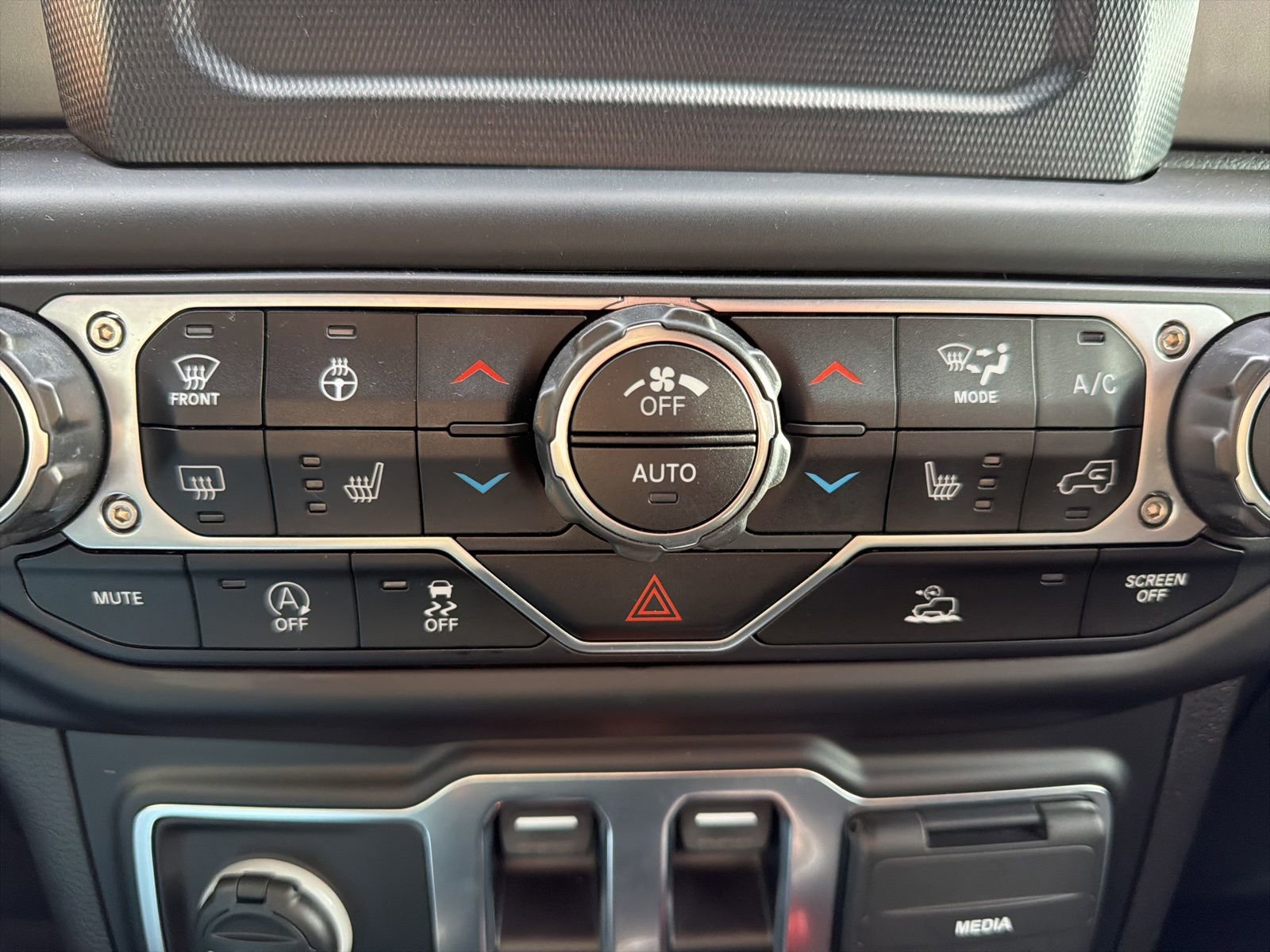 Used 2021 Jeep Wrangler Sport S image 44