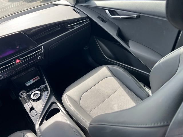 Certified 2023 Kia Niro EX w/ EX Cold Weather Package FWD image 15