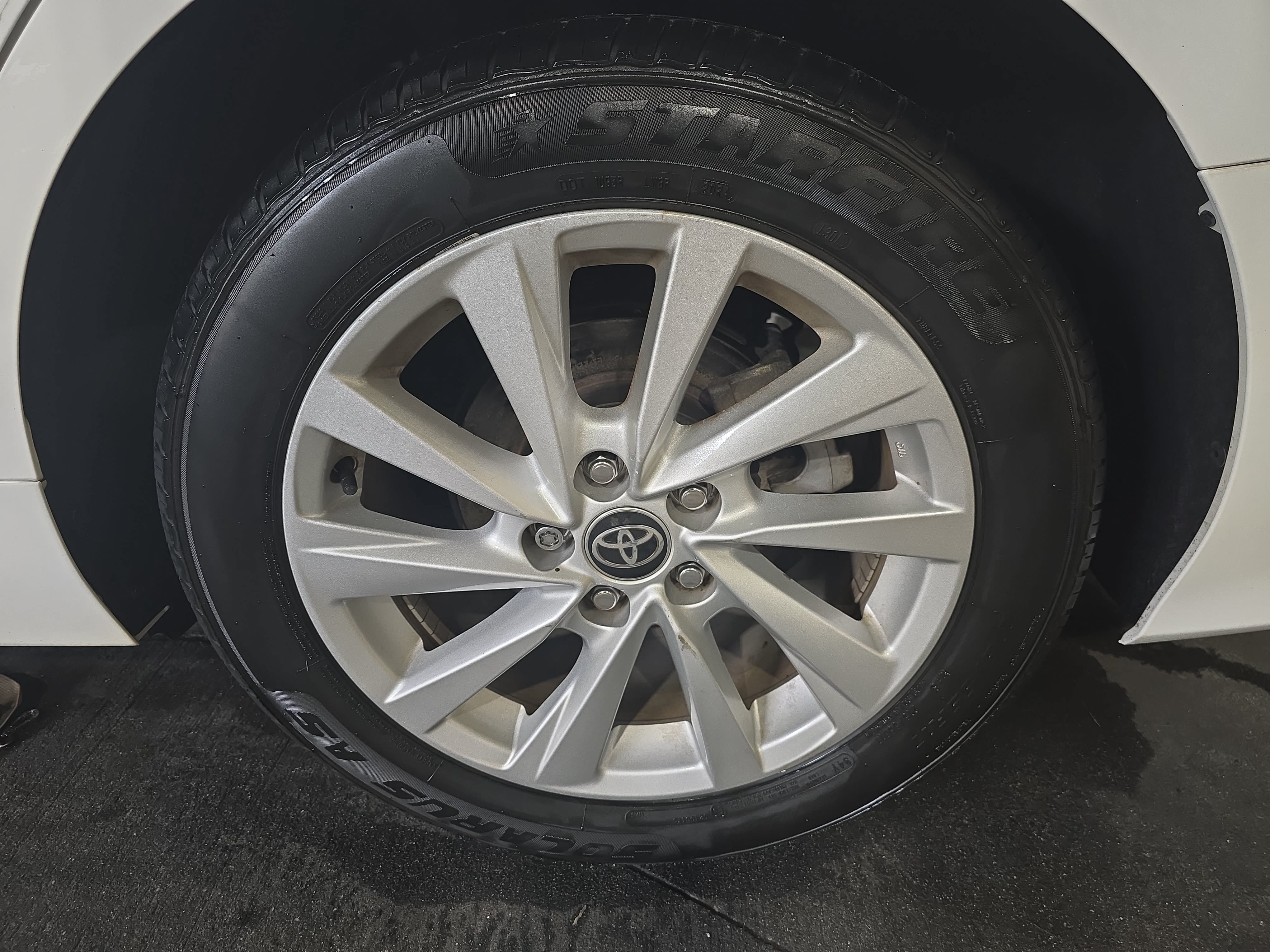 Used 2022 Toyota Camry LE FWD image 31
