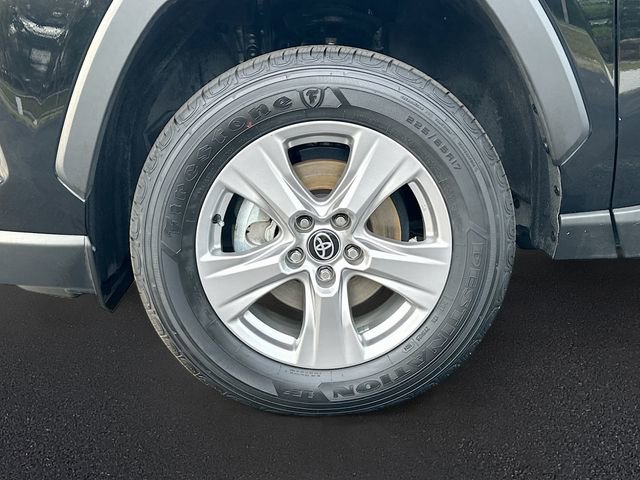 Used 2025 Toyota RAV4 XLE AWD/4WD image 29