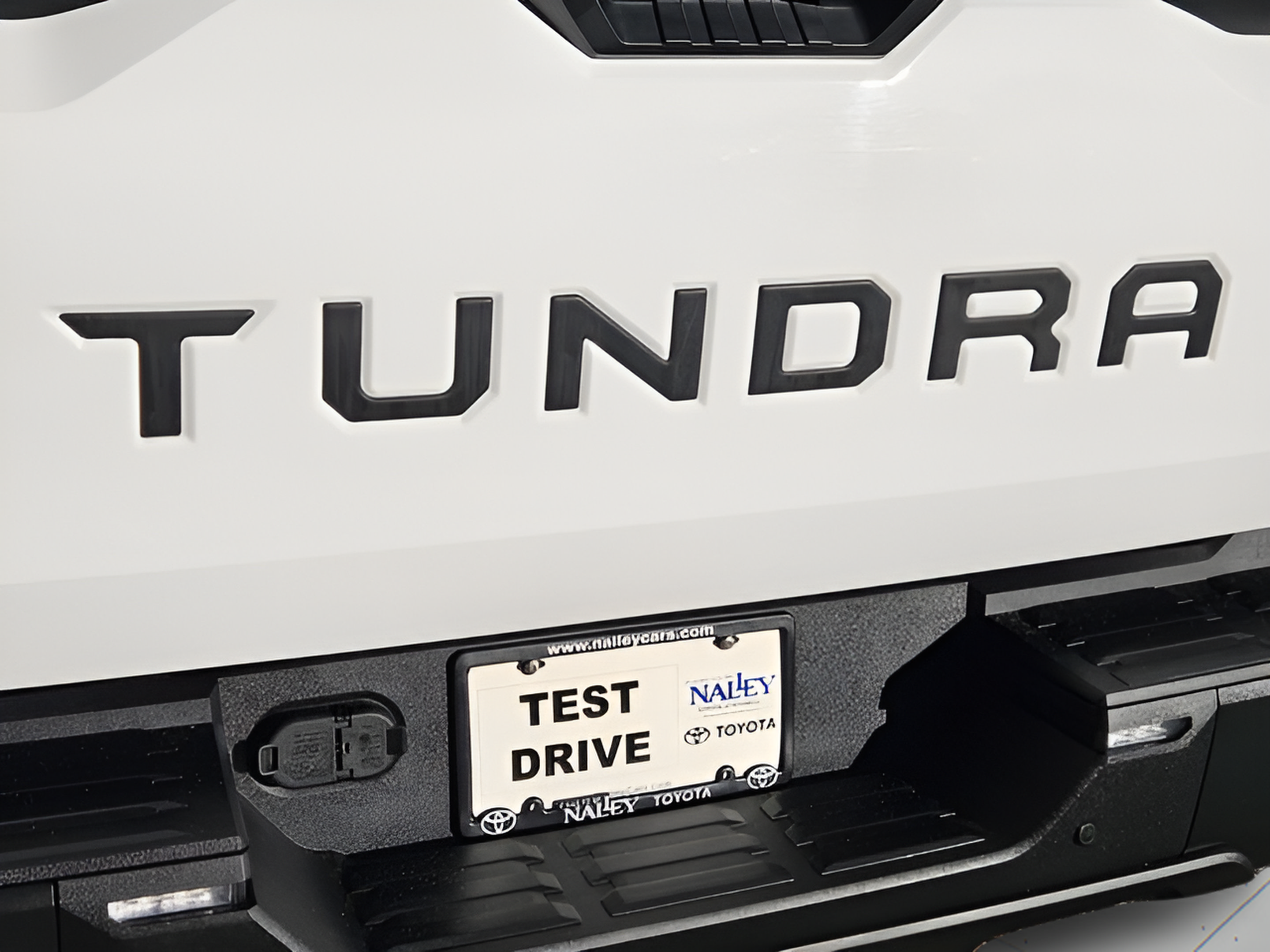 Used 2023 Toyota Tundra SR5 w/ SR5 Convenience Package AWD/4WD image 29