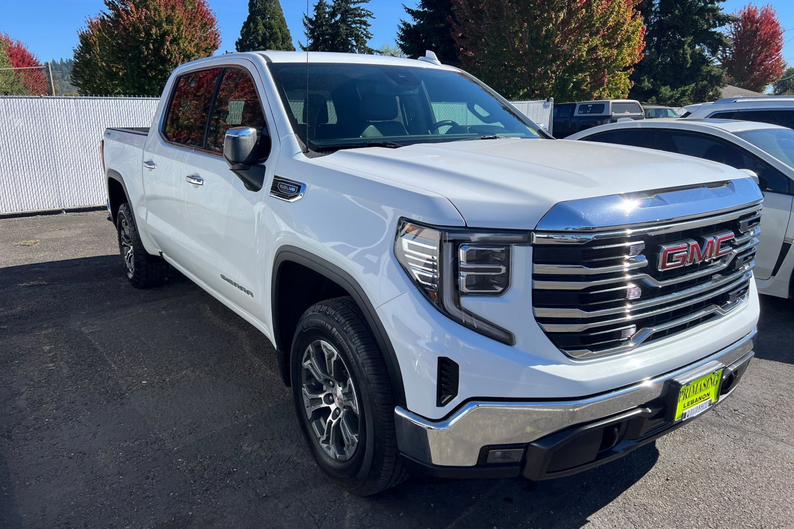 Used 2024 GMC Sierra 1500 SLT image 2