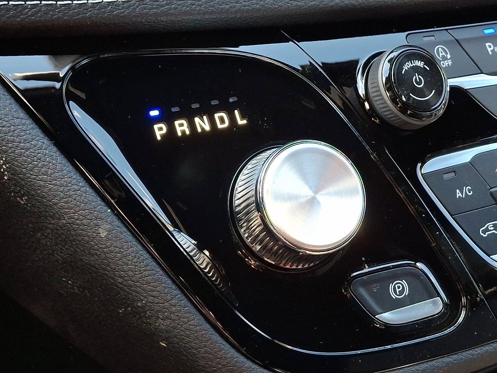 New 2026 Chrysler Pacifica Select FWD image 10