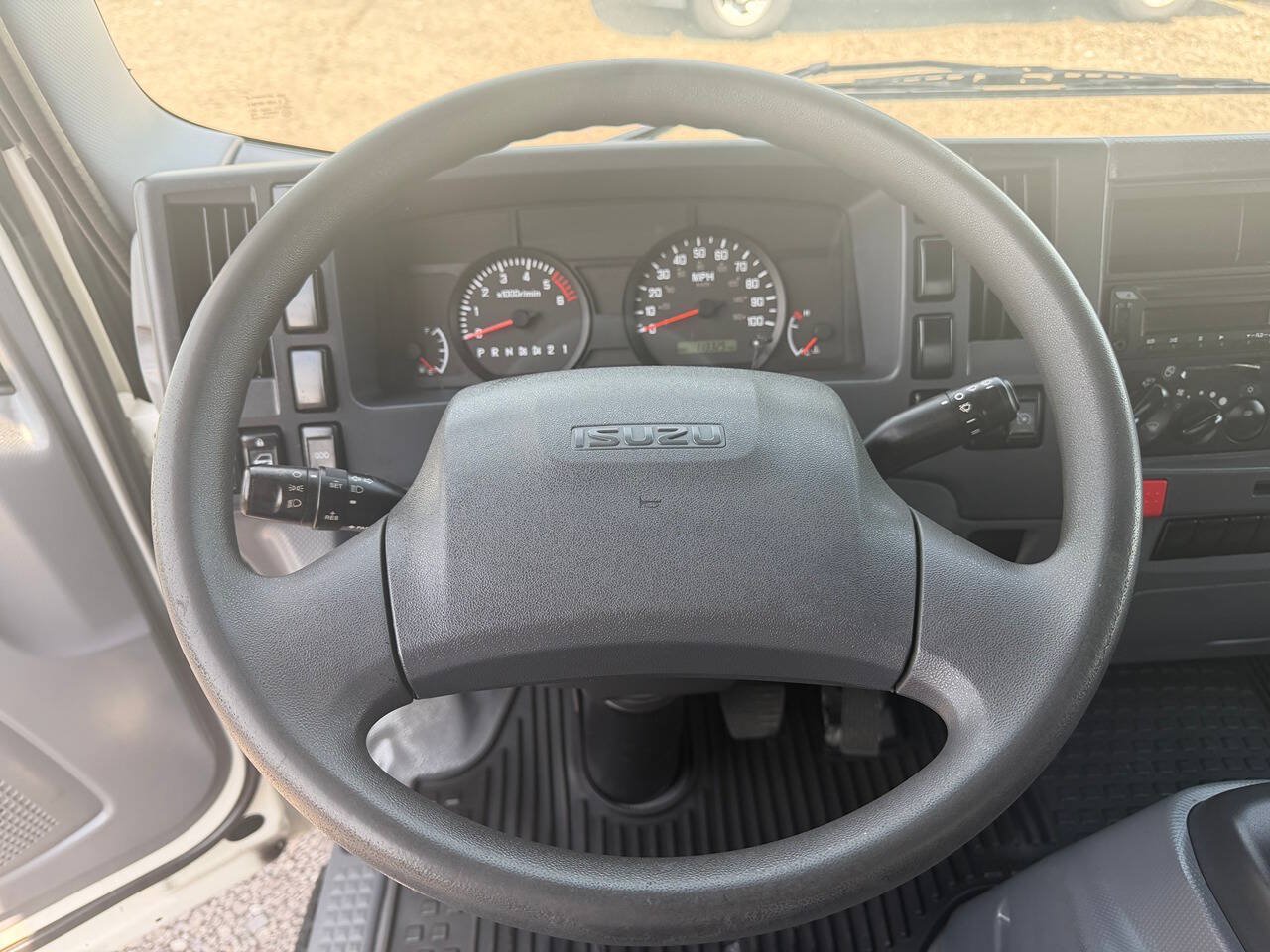 Used 2021 Isuzu NPR RWD image 15