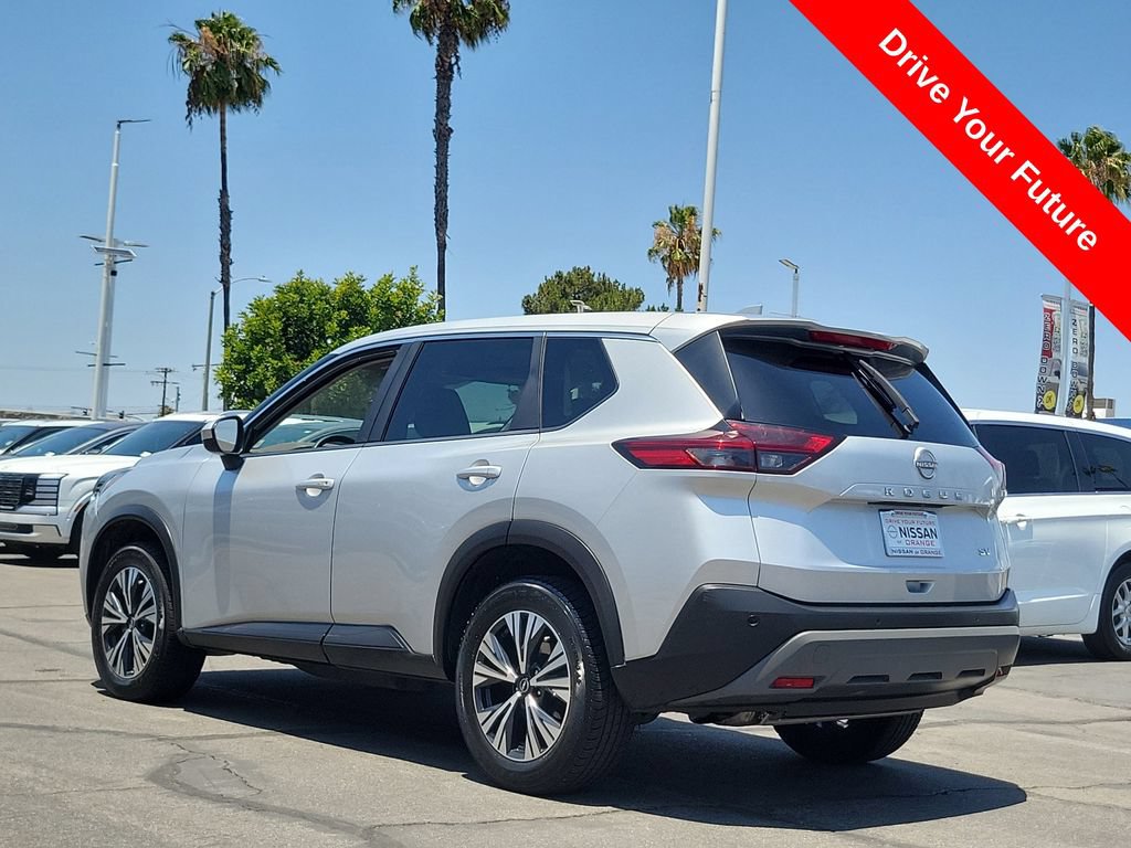 Used 2023 Nissan Rogue SV FWD image 2