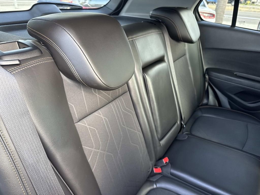 Certified 2019 Chevrolet Trax LT w/ LT Convenience Package image 9