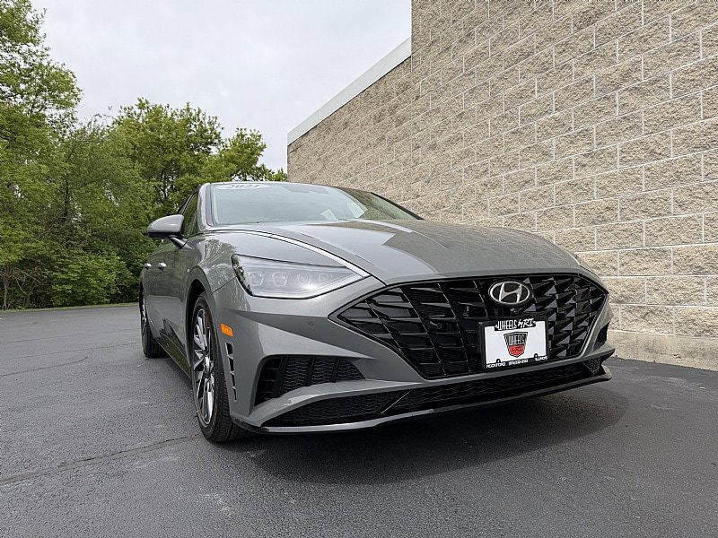 Used 2021 Hyundai Sonata Limited w/ Winter Weather Package FWD image 1