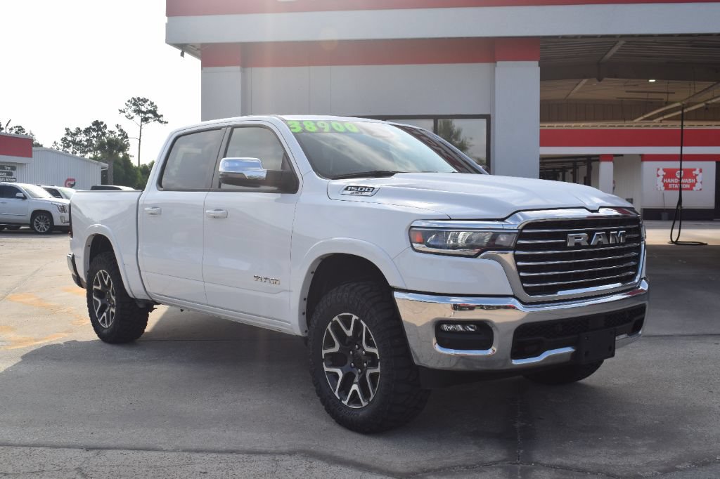 Used 2025 RAM 1500 Laramie AWD/4WD image 2