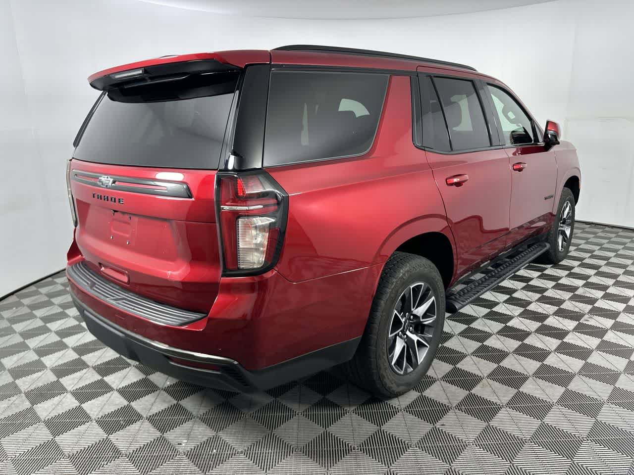 Used 2021 Chevrolet Tahoe Z71 w/ Z71 Signature Package AWD/4WD image 8