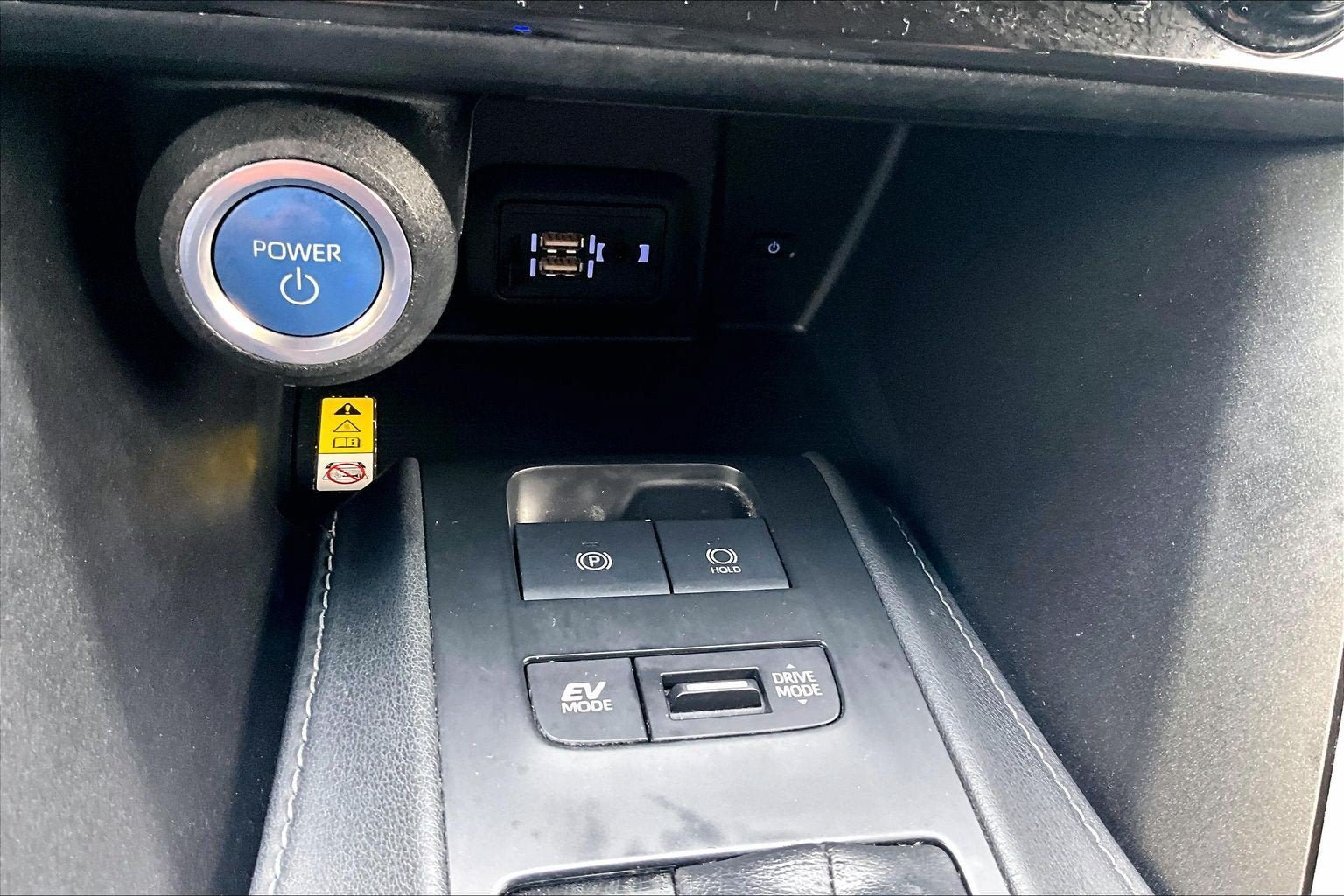 Used 2021 Toyota Venza LE AWD/4WD image 29