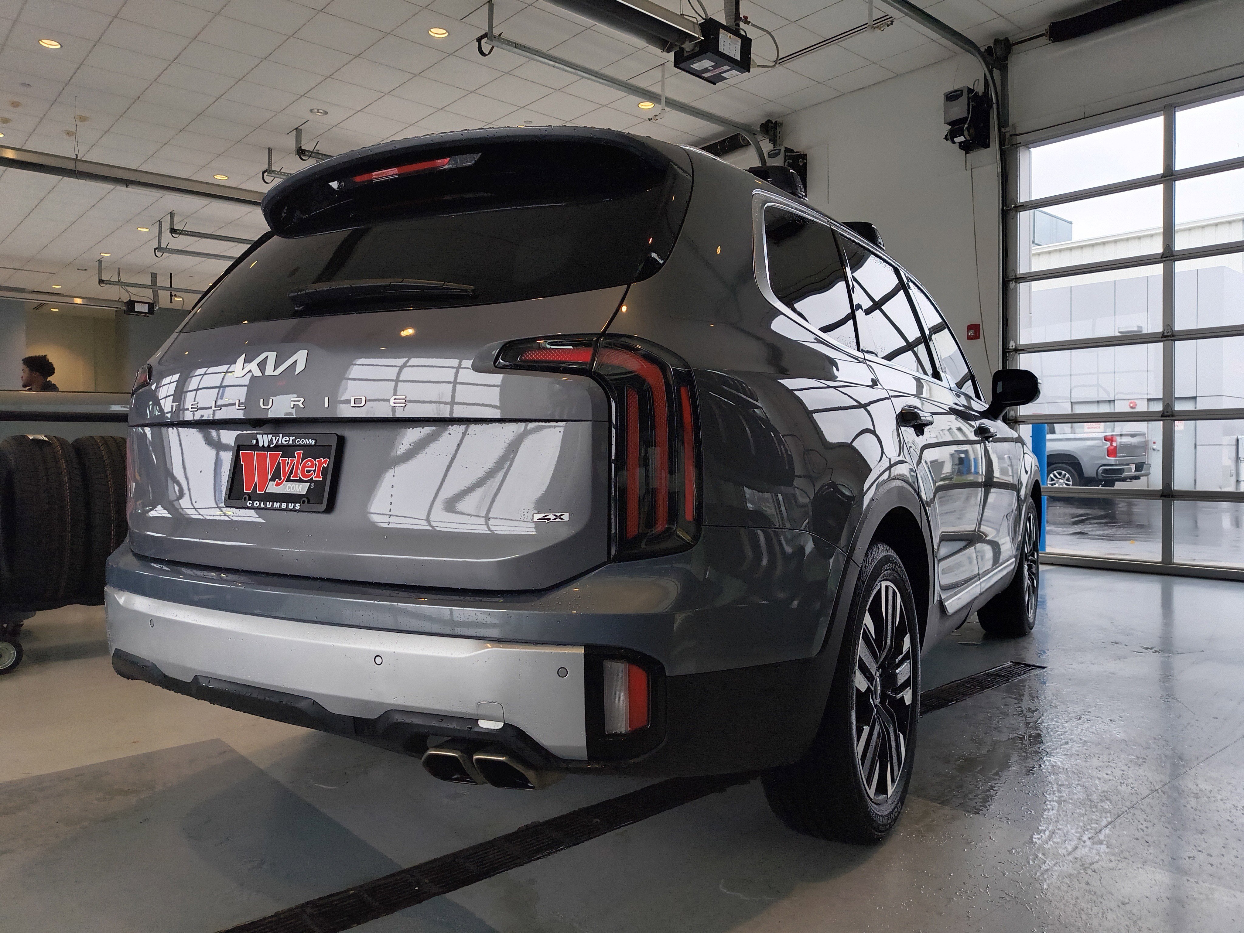 Used 2023 Kia Telluride SX Prestige image 4