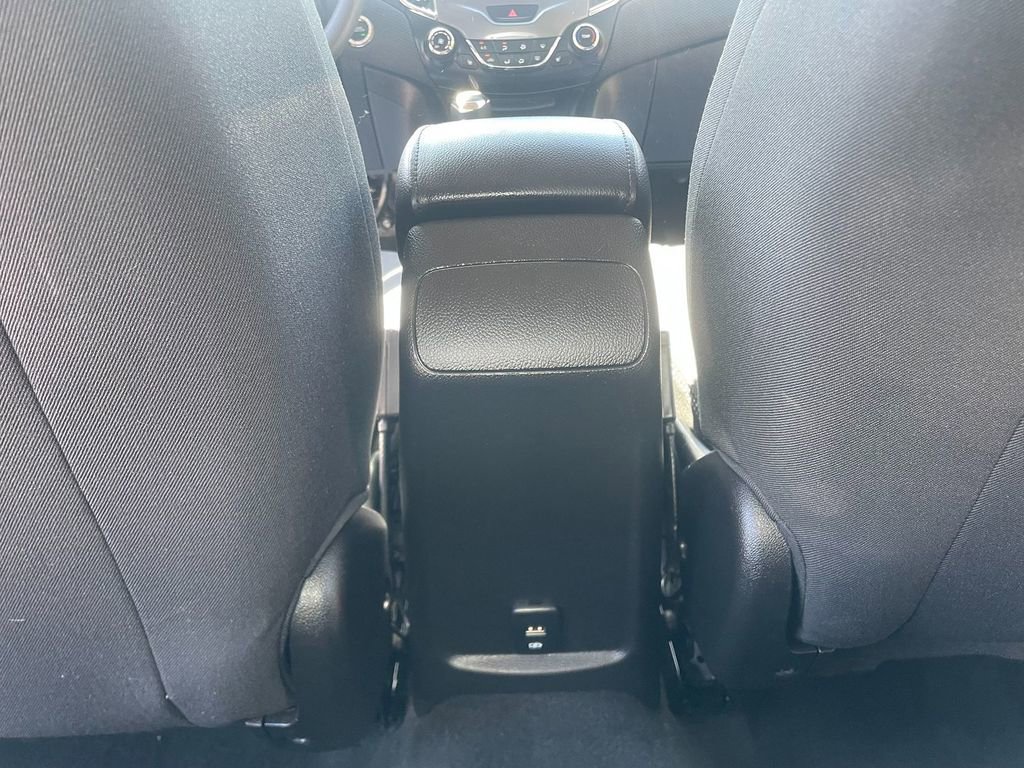 Used 2018 Chevrolet Cruze LT w/ Convenience Package FWD image 27
