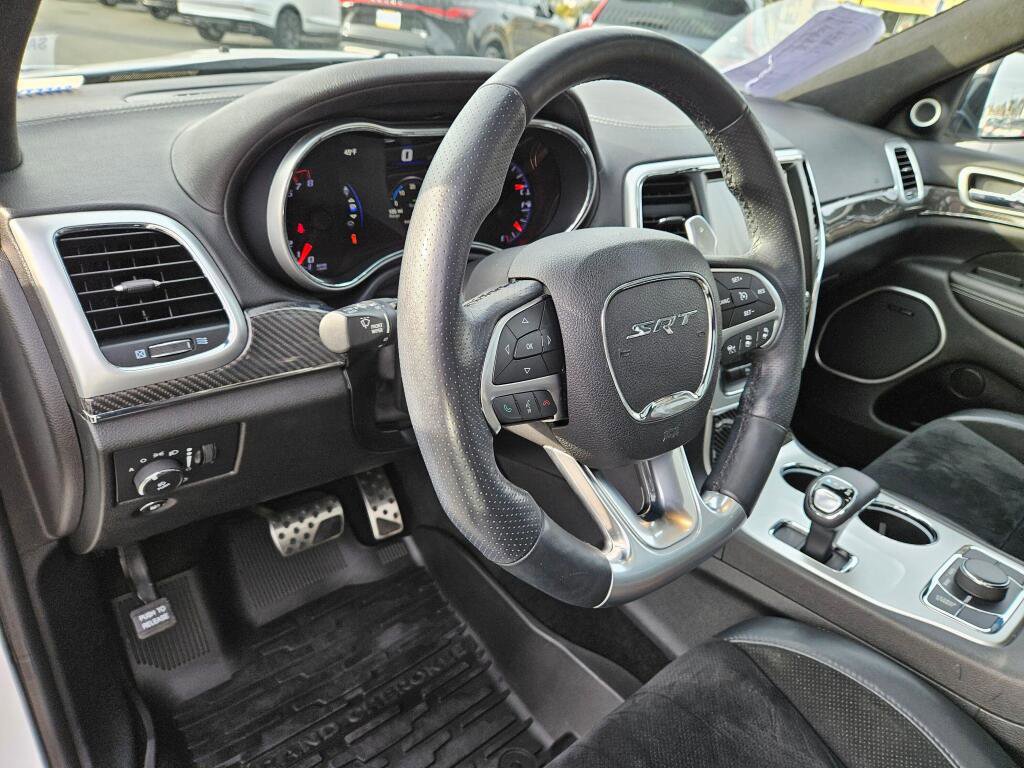 Used 2015 Jeep Grand Cherokee SRT w/ Luxury Group II image 23